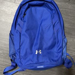 Brand New Under Armour Hustle 5.0 Team Backpack 🎒 $40. Perfect for Sports and School!