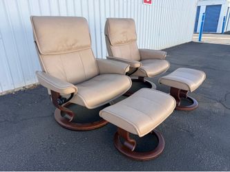 Excellent Condition! (2) Ekornes Stressless Admiral Recliners and Ottomans