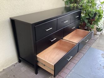 7   DRAWERS DRESSER