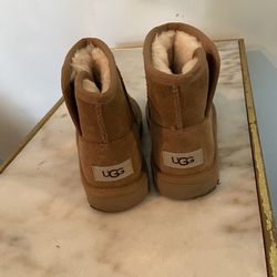 Short Khaki Girl Ugg Boot