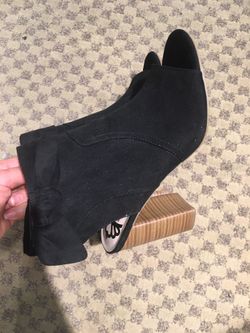 New women black boots size 7.5