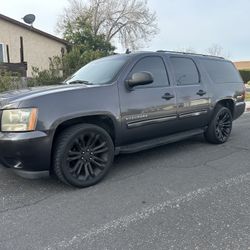 2010 Chevrolet Suburban Clean Title Low Miles Flex Fuel 