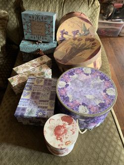 Set of 9 decorative storage boxes