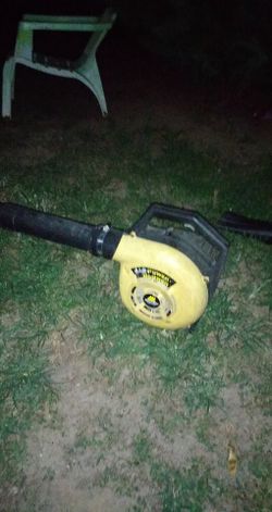 mcculloch blower 20$!!!!