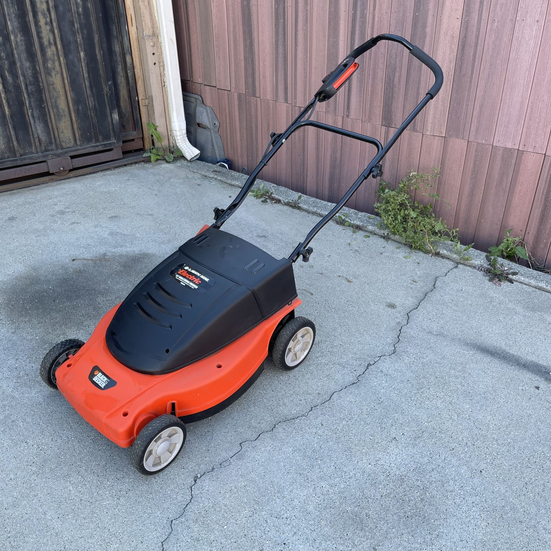 Black & Decker MM875 Lawn Hog 19” 12amp Electric Mulching Mower