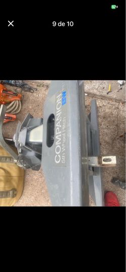 B&W Companion 5th Wheel Hitch