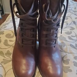 Woman Boots Size 7