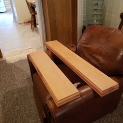 2 Floating Shelves