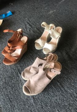 Nice barely worn sandal wedges. Size 8.5