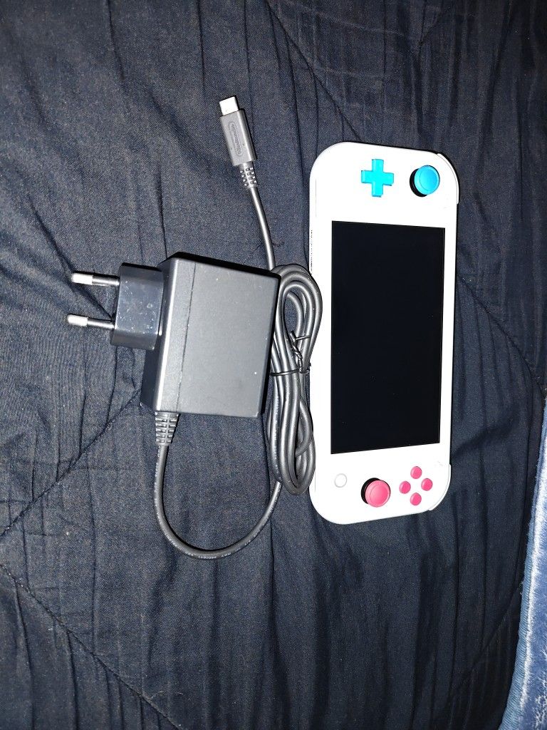 Nintendo Switch Lite Pokemon Sword/Shield Special Edition