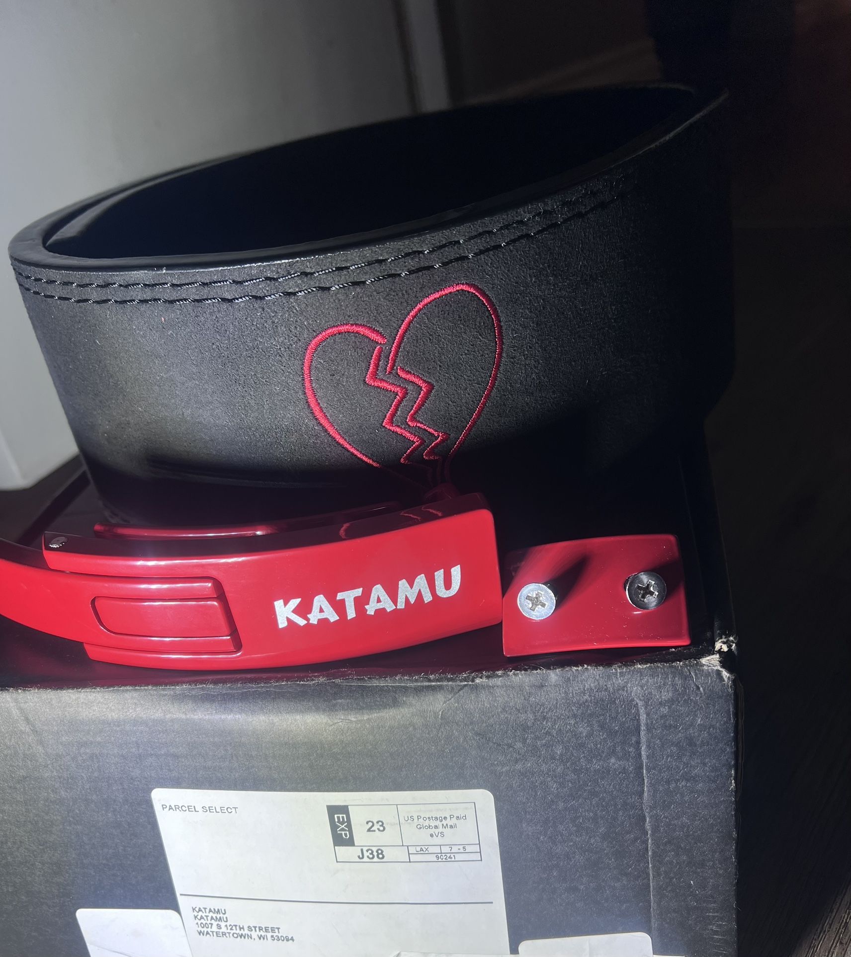 Katamu Heartbroken Squatting Lever Belt