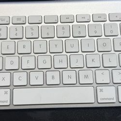 Apple A1314 MC184LL/A Bluetooth Wireless Magic Keyboard Tested, Works!!!