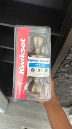 Kwikset Bed & Bath Door Knob with Microban