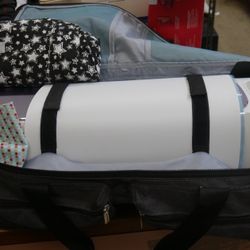 CRICUT CXPL301 CUT MACHINE WITH CORDS AND EXTRAS AND CASE 871539-1