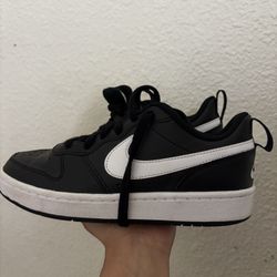 Black Nike Shoes 
