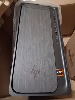 HP - OmniDesk Desktop - AMD Ryzen 7 8700G 2024 - 16GB DDR5 Memory - NVIDIA GeForce RTX 3050 - 1TB SSD - Gray Wood
Model: M02-0244SKU: 