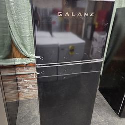 7.1 Retro Mini Fridge 