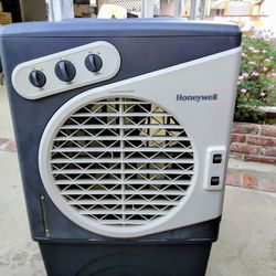 Honeywell C060 PM  Evaporative Air Cooler