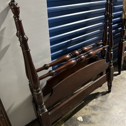 Pair Of Antique 1940S Twin Beds