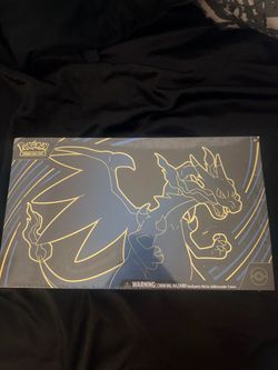Mega Charizard EX Ultra Premium Collection