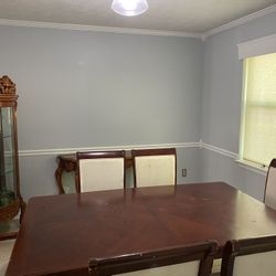 Dinning Room Set Includes Table, 6 Chairs And Leaf Insert 