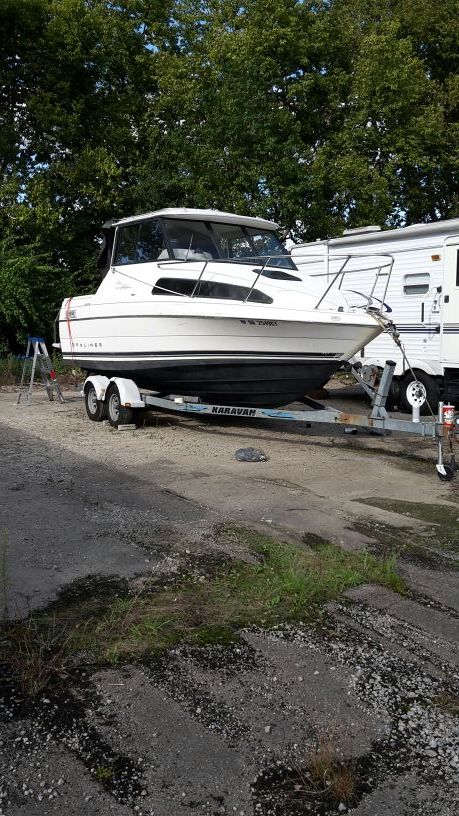 Bayliner 2252 ciera express cabin