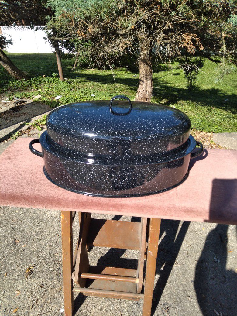 Vintage Savory Enameled Roasting Pan 