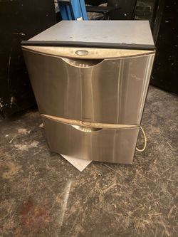 Fisher & Paykel DD603SS
24 Inch Double DishDrawer with 9 Automatic Cycles and Adjustable Racks: Stainless Steel