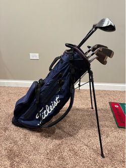Men’s RH Golf Set with with nice Titleist bag