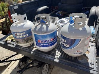 Propane/tanks