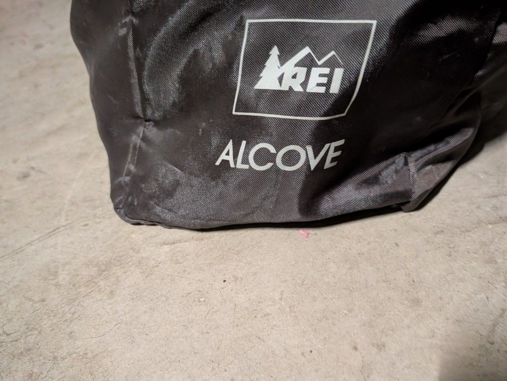 REI Alcove Pop-up Shelter