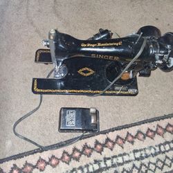 Vintage Collectable Sewing Machine 15-91