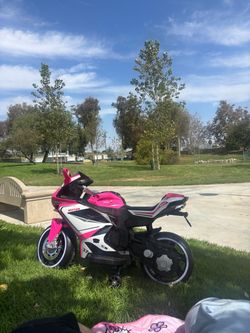 Kids motorcycle pink