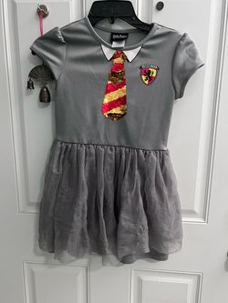 Harry Potter costume for girl.