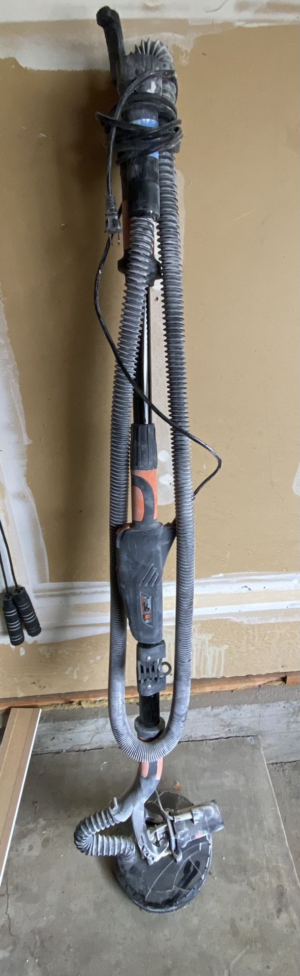 WEN 6369 Variable Speed 5 Amp Drywall Sander with 15' Hose