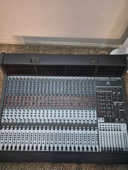 Behringer SX4882 24 ch.