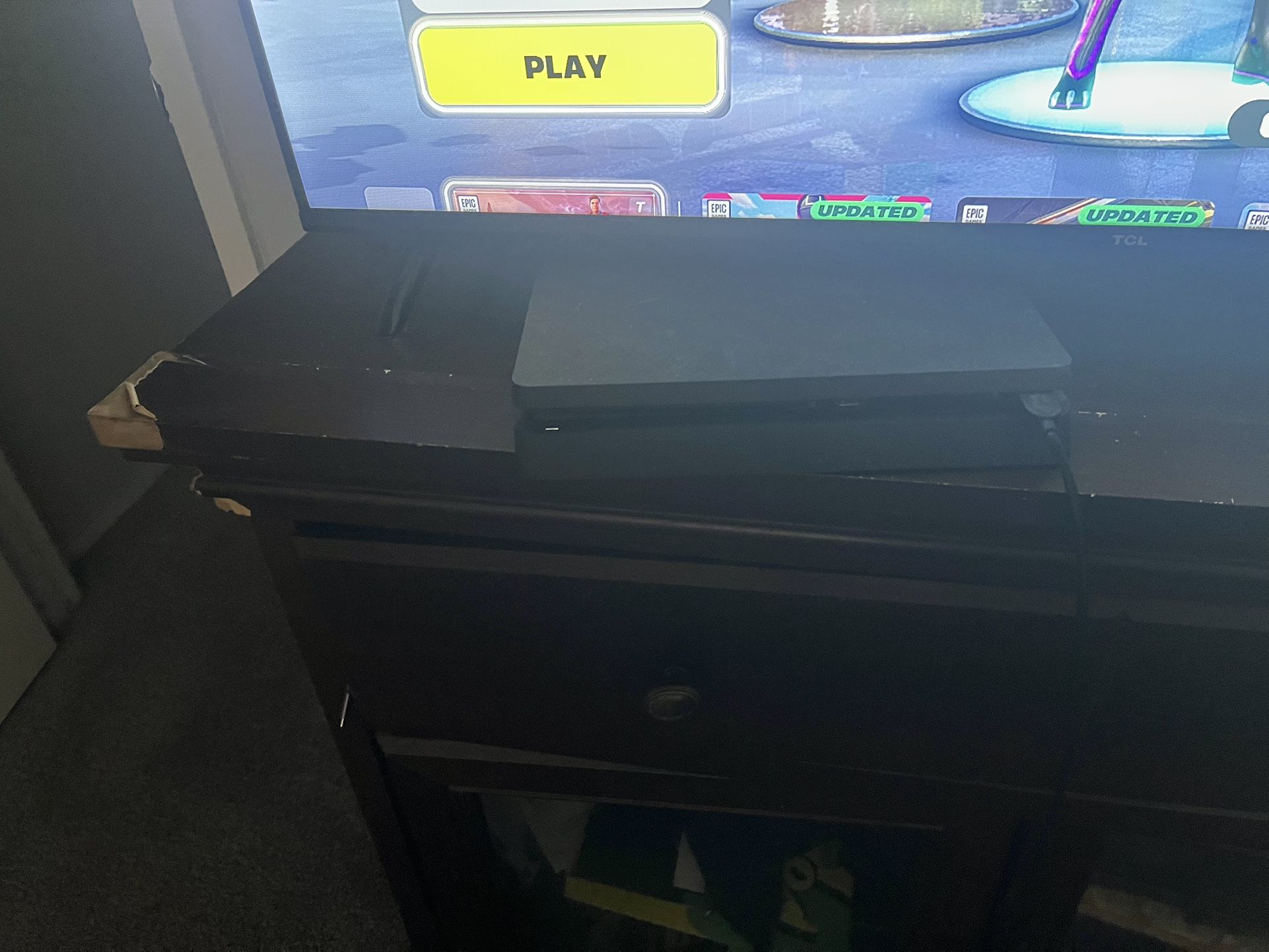 PS4 1tb Must Go (everything Works Great)