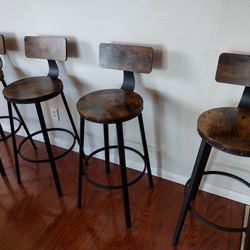 4 Bar Stools - Great Condition 