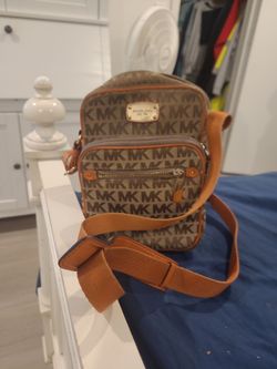 Michael Kors signature flight crossbody