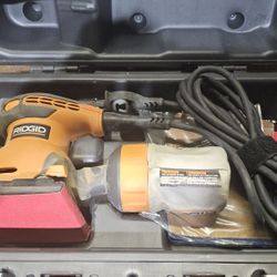 Rigid R2500 Sheet Sander
