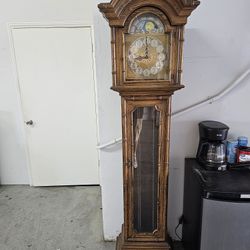 HOWARD MILLER GRANDFATHER CLOCK!!