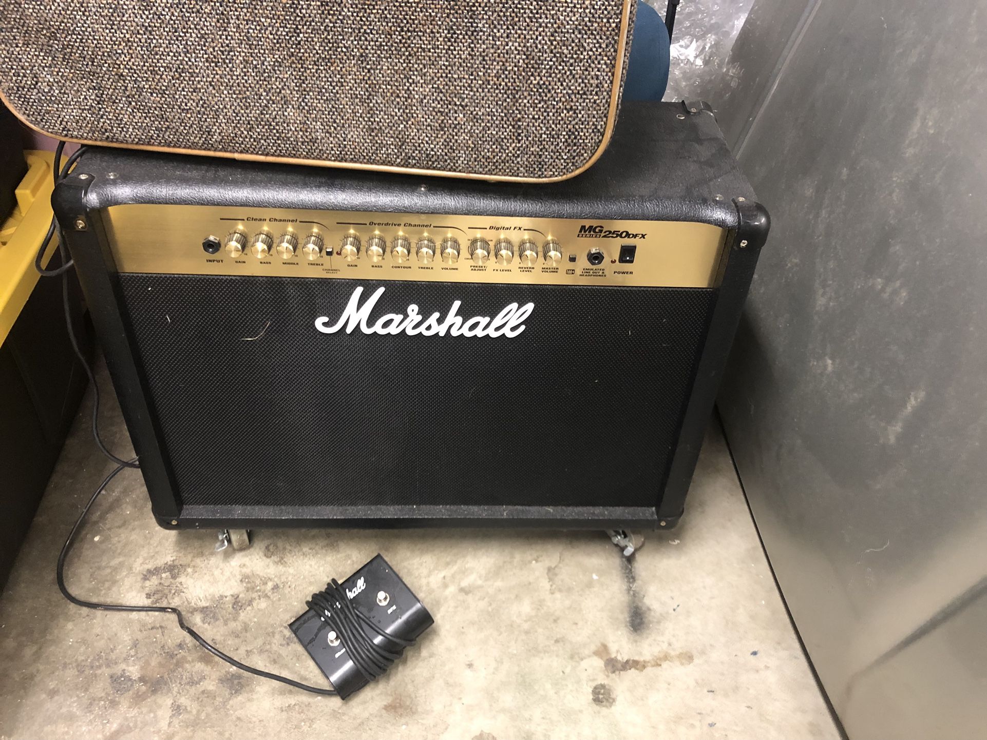 Marshall MG 250DFX Stereo COMBO AMP