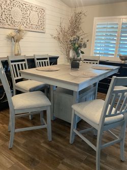 Dinning Table