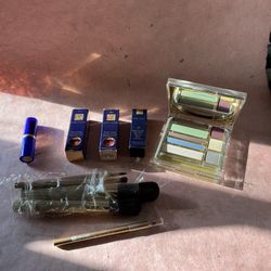 Estée Lauder Makeup Deluxe Pure Color Eyeshadow Palett, Lipstick & Brushes
