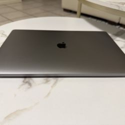 MacBook Pro 15” I9