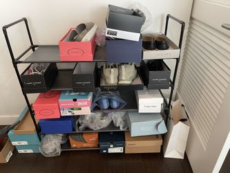 Like New  5-tierred collapsible shoe rack