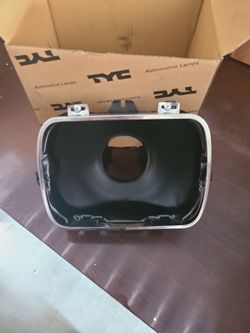 92-98 Gmc Headlight Buckets