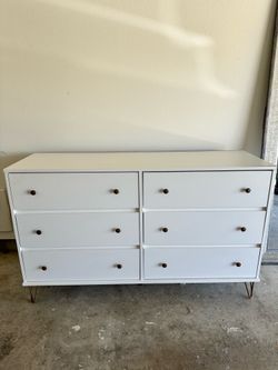 White 6 drawer dresser