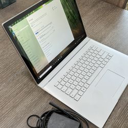 Microsoft Surface Book 2 – i7 / 16GB RAM / Touch 