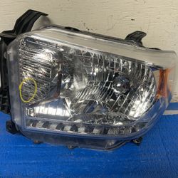 Headlight Toyota Tundra 2014-17 Left